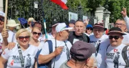 Limanowa na marszu w Warszawie - “To nie jest kraj PiS, tylko wszystkich obywateli” - zdjęcie 5