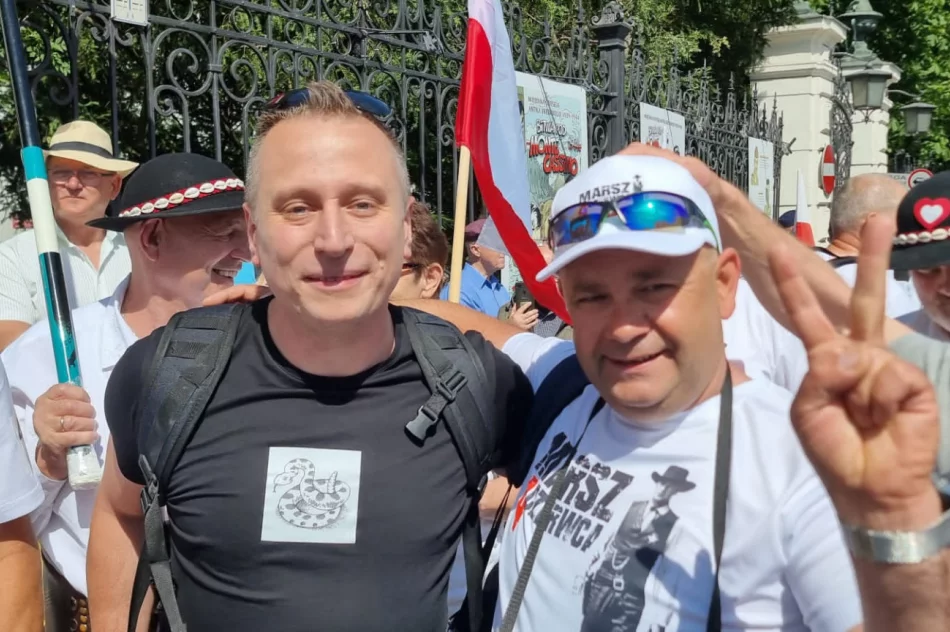 Limanowa na marszu w Warszawie - “To nie jest kraj PiS, tylko wszystkich obywateli” - zdjęcie 4