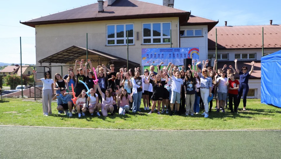 Dzień Dziecka w Szkole Podstawowej w Pisarzowej - zdjęcie 1