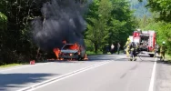 Samochód spłonął na drodze - zdjęcie 3