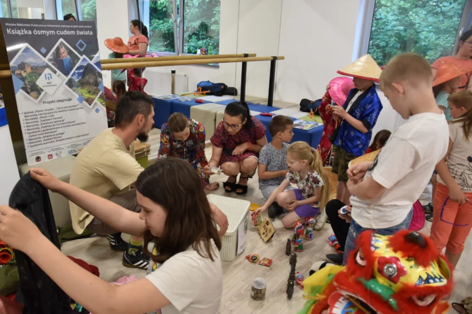 Warsztaty międzypokoleniowe „Podróże po Chińskim Murze” w MBP - zdjęcie 3