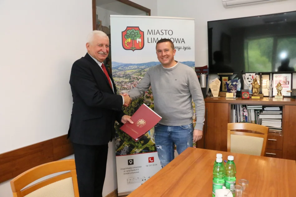 Podpisano umowy na opracowanie dokumentacji budowy chodnika przy ul. Czecha oraz budowy chodnika przy ul. Polnej - zdjęcie 5