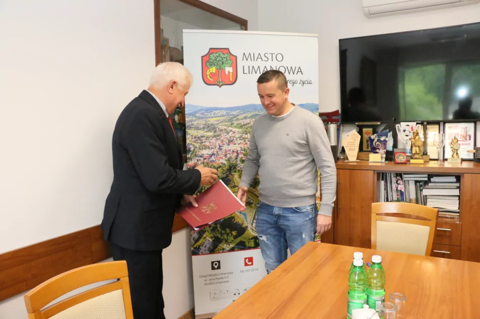 Podpisano umowy na opracowanie dokumentacji budowy chodnika przy ul. Czecha oraz budowy chodnika przy ul. Polnej - zdjęcie 8