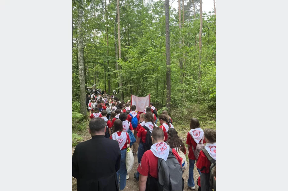 Szkolne Koło Caritas z Pasierbca na XV Zjeździe Szkolnych Kół Caritas - zdjęcie 2