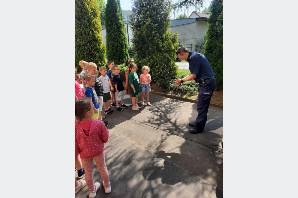 Spotkania policyjnych profilaktyków z dziećmi - zdjęcie 3