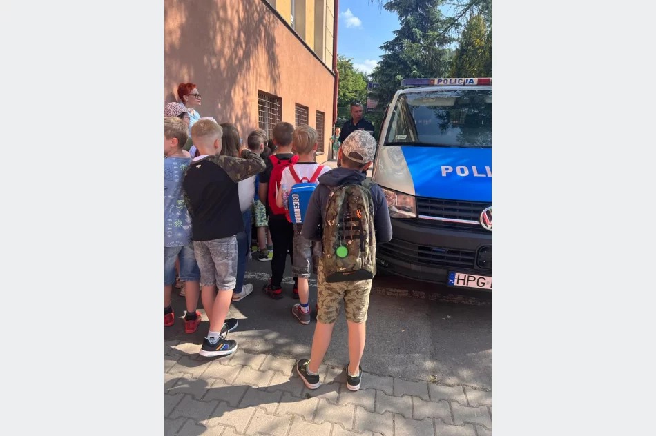 Spotkania policyjnych profilaktyków z dziećmi - zdjęcie 4