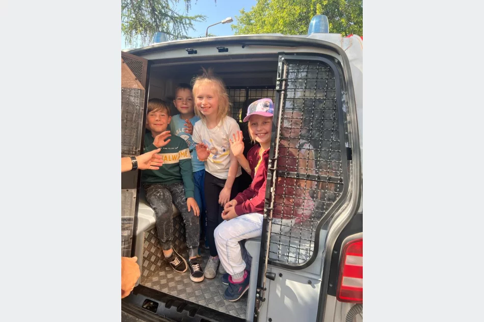 Spotkania policyjnych profilaktyków z dziećmi - zdjęcie 5