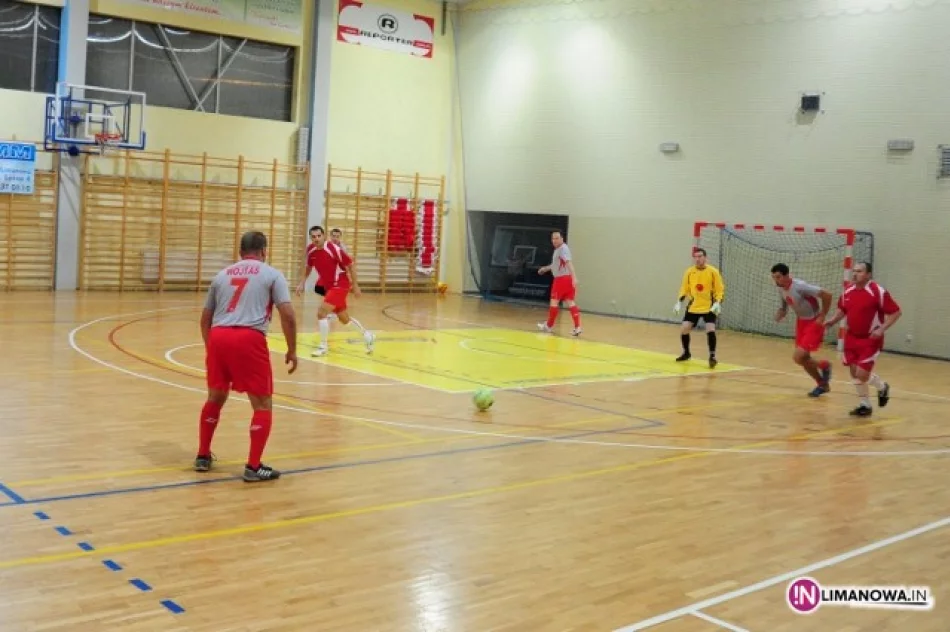 Ruszyła Limanowska Halowa Liga Futsalu - zdjęcie 2