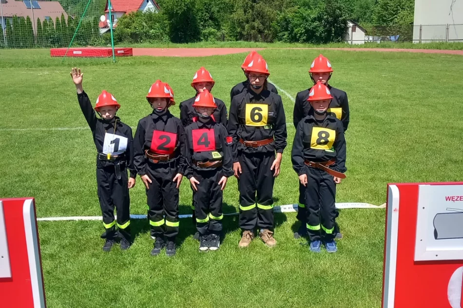 Zmagania młodych strażaków - zdjęcie 7