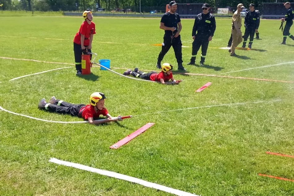 Zmagania młodych strażaków - zdjęcie 9