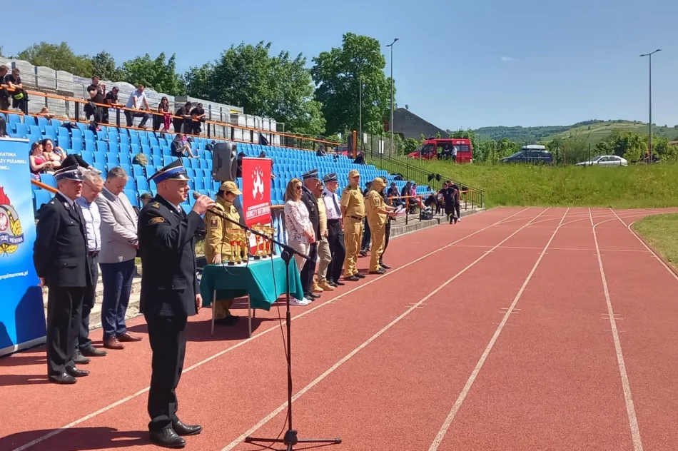 Zmagania młodych strażaków - zdjęcie 11