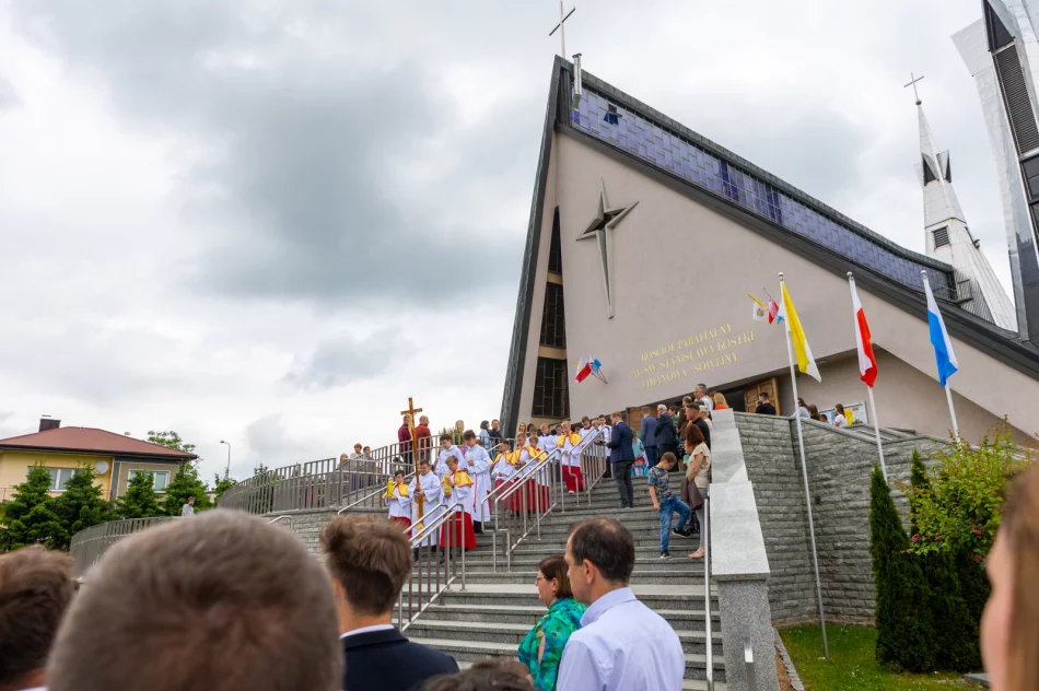 Uroczysta procesja w Sowlinach - Święto Bożego Ciała 2023 - zdjęcie 6