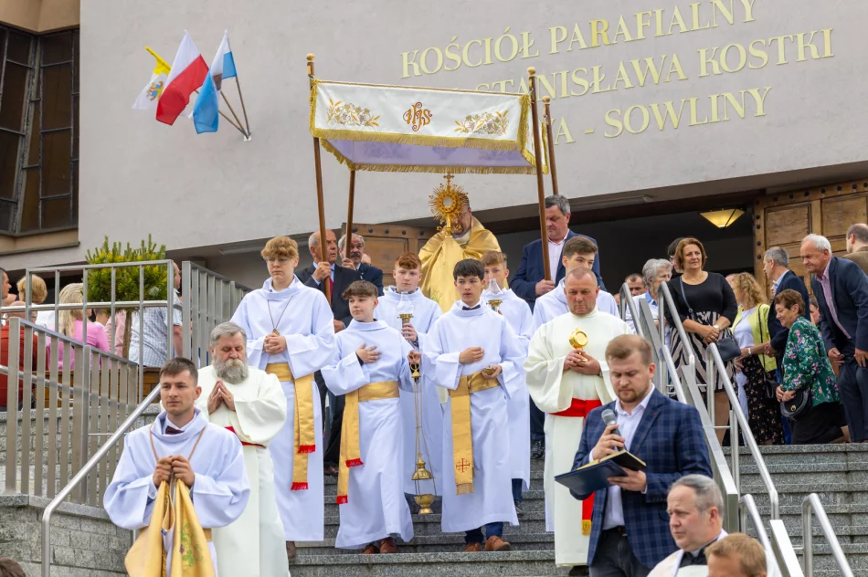 Uroczysta procesja w Sowlinach - Święto Bożego Ciała 2023 - zdjęcie 15