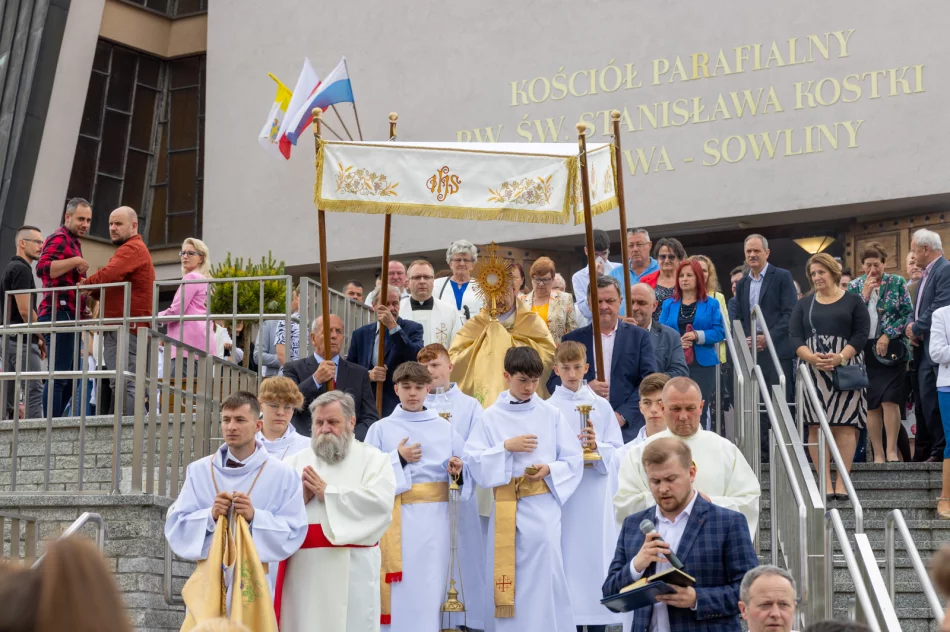 Uroczysta procesja w Sowlinach - Święto Bożego Ciała 2023 - zdjęcie 17