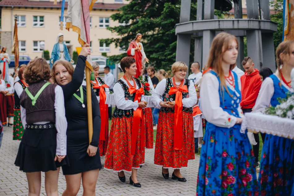 Uroczystość Bożego Ciała 2023 w Parafii pw św. Józefa Rzemieślnika w Starej Wsi - zdjęcie 7