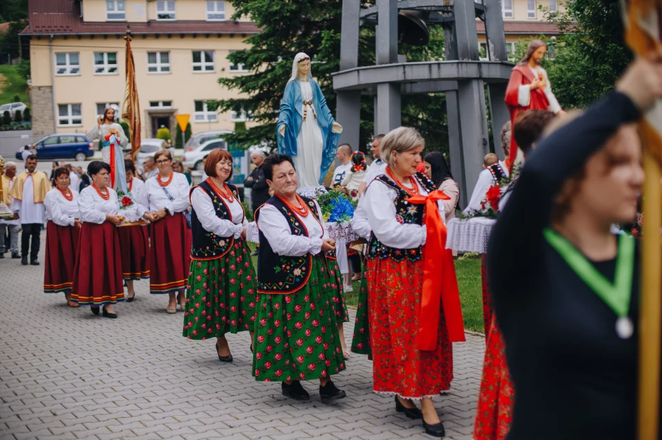 Uroczystość Bożego Ciała 2023 w Parafii pw św. Józefa Rzemieślnika w Starej Wsi - zdjęcie 8