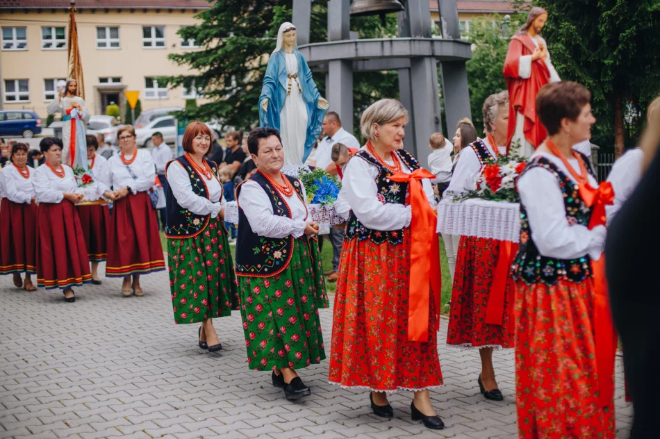 Uroczystość Bożego Ciała 2023 w Parafii pw św. Józefa Rzemieślnika w Starej Wsi - zdjęcie 9