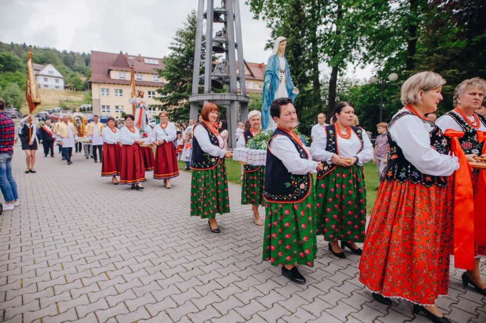 Uroczystość Bożego Ciała 2023 w Parafii pw św. Józefa Rzemieślnika w Starej Wsi - zdjęcie 11