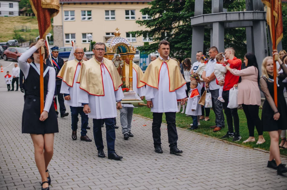 Uroczystość Bożego Ciała 2023 w Parafii pw św. Józefa Rzemieślnika w Starej Wsi - zdjęcie 14