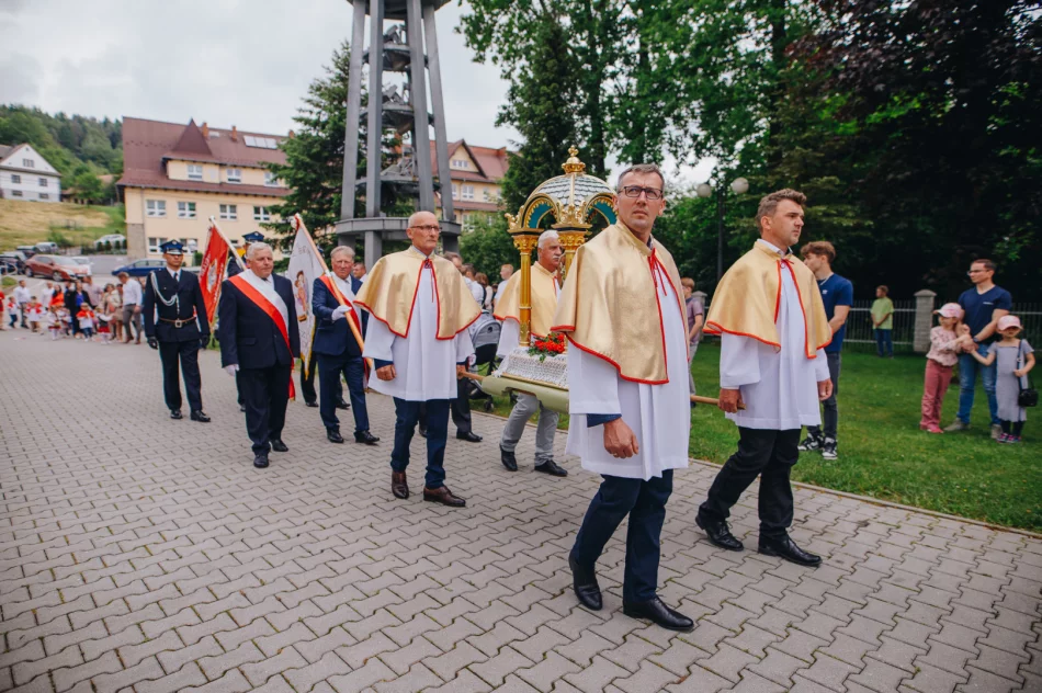 Uroczystość Bożego Ciała 2023 w Parafii pw św. Józefa Rzemieślnika w Starej Wsi - zdjęcie 16
