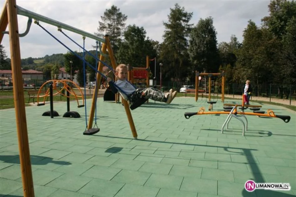 Plac zabaw juz czynny! - zdjęcie 2