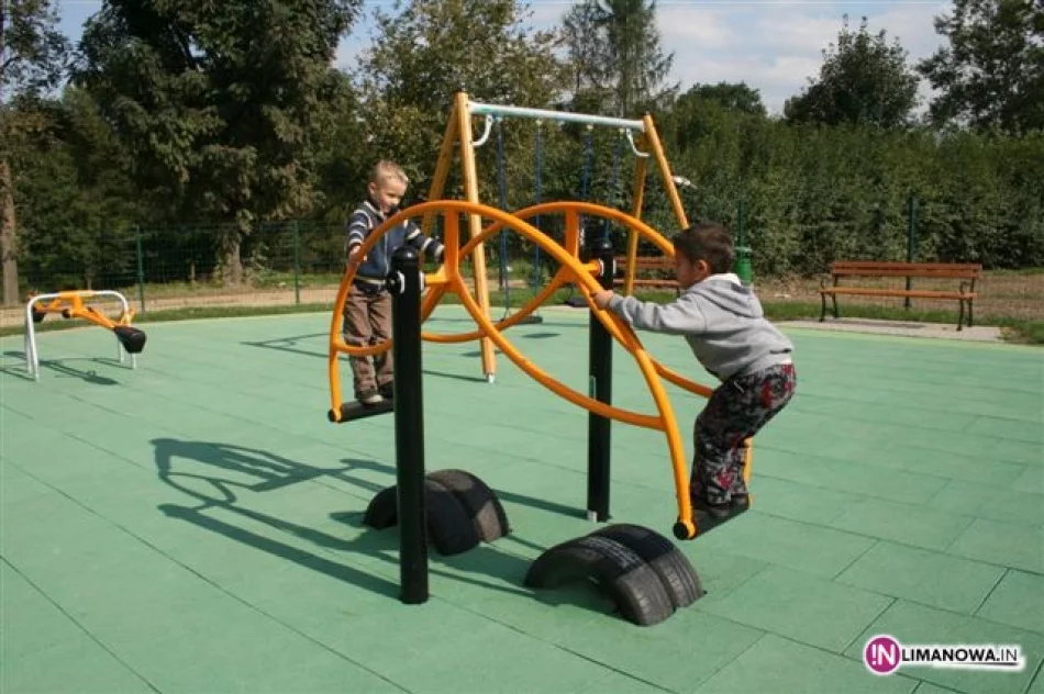 Plac zabaw juz czynny! - zdjęcie 3