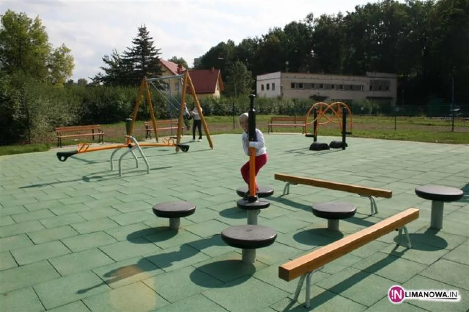 Plac zabaw juz czynny! - zdjęcie 4