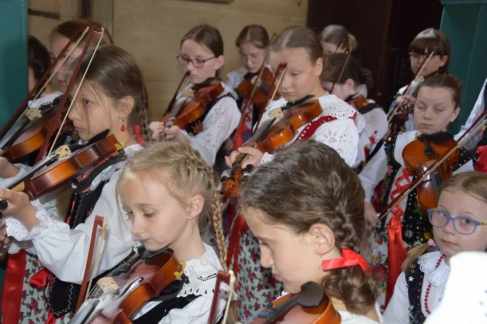 Urokliwa regionalna Eucharystia - zdjęcie 13