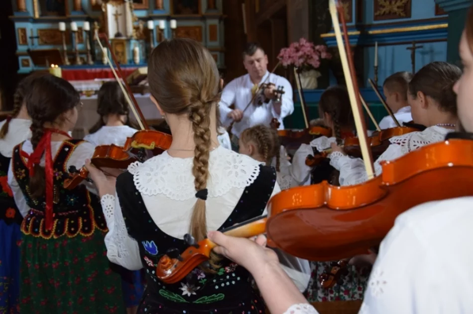 Urokliwa regionalna Eucharystia - zdjęcie 15