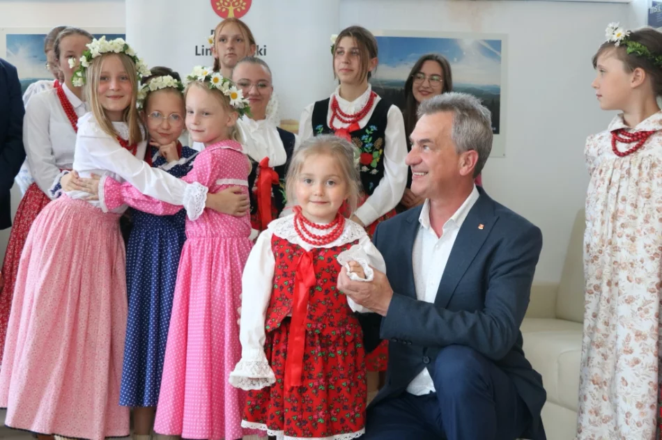 Wędrowali śladami bohaterów - zdjęcie 3