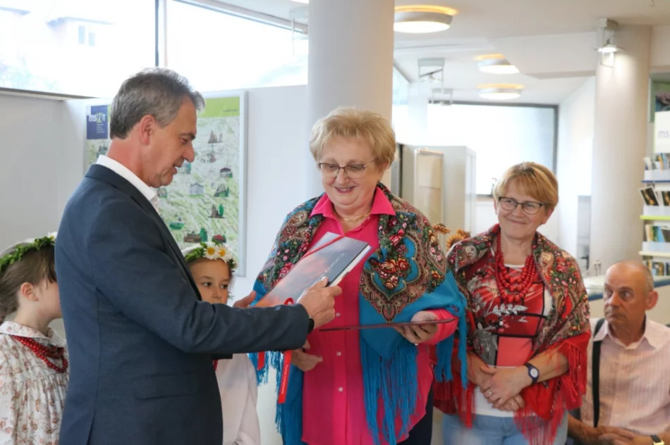 Wędrowali śladami bohaterów - zdjęcie 4