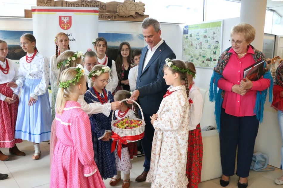 Wędrowali śladami bohaterów - zdjęcie 8