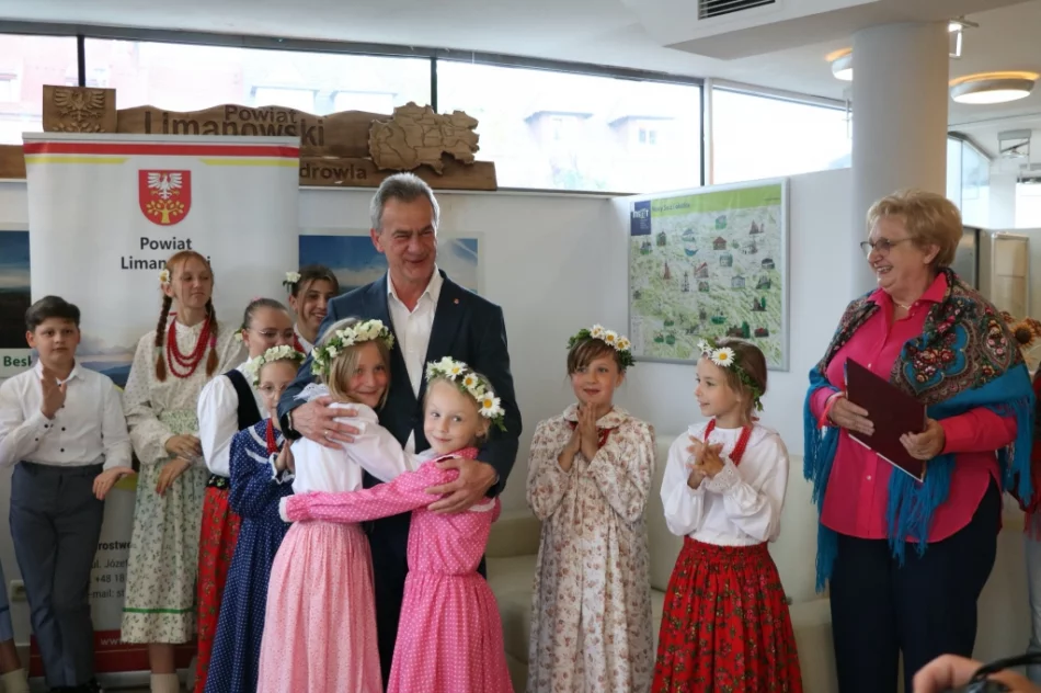 Wędrowali śladami bohaterów - zdjęcie 10