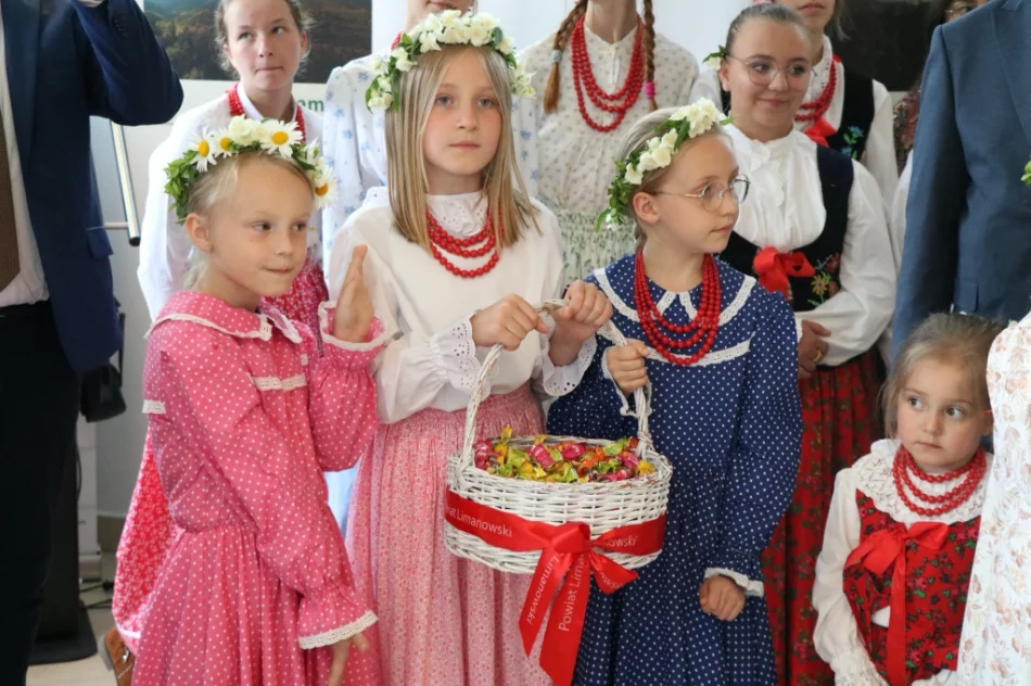 Wędrowali śladami bohaterów - zdjęcie 13