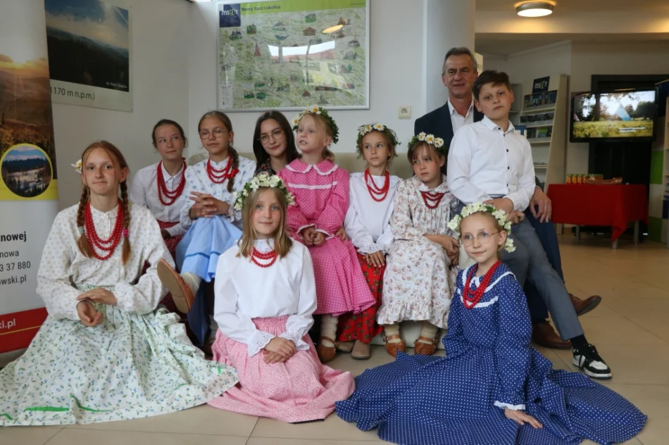 Wędrowali śladami bohaterów - zdjęcie 14