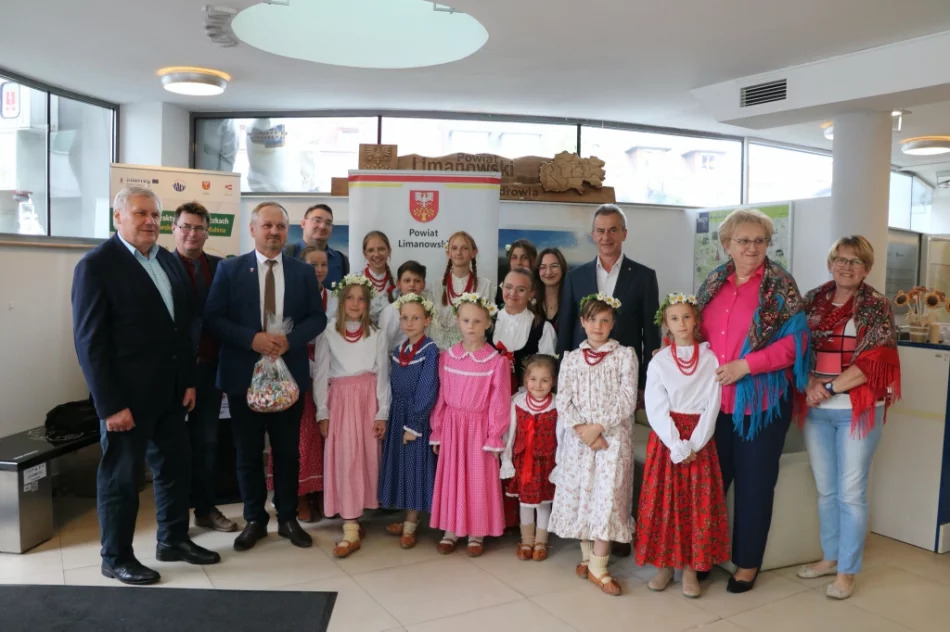 Wędrowali śladami bohaterów - zdjęcie 16