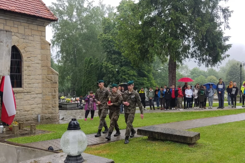 XVI Rajd Górski Szlakiem Papieskim w Tymbarku: w hołdzie Świętemu Janowi Pawłowi II - zdjęcie 3