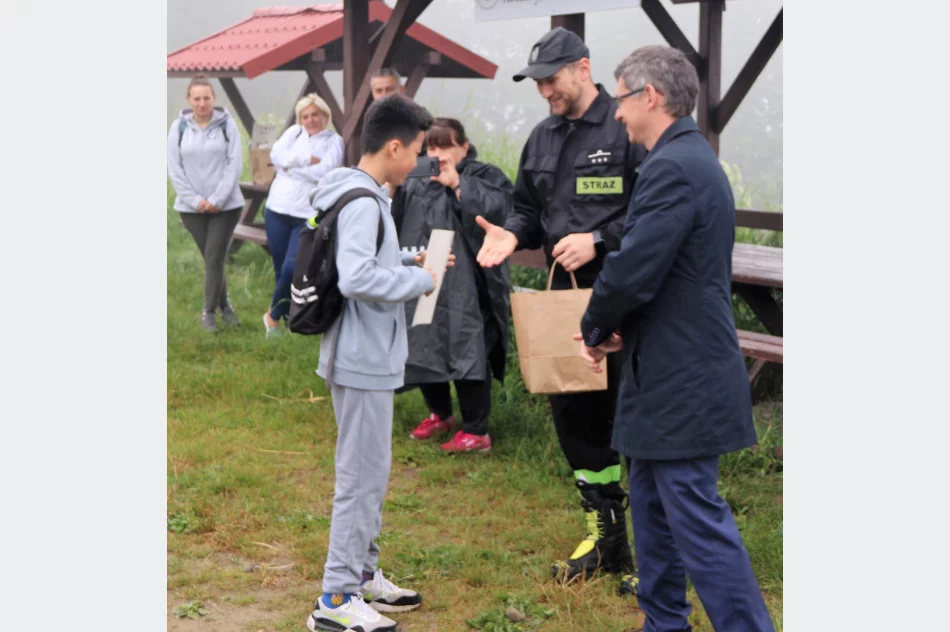 XVI Rajd Górski Szlakiem Papieskim w Tymbarku: w hołdzie Świętemu Janowi Pawłowi II - zdjęcie 10