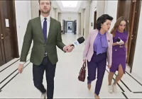 Dziennikarze mają przeprosić, zanim zaczną pytać - zdjęcie główne