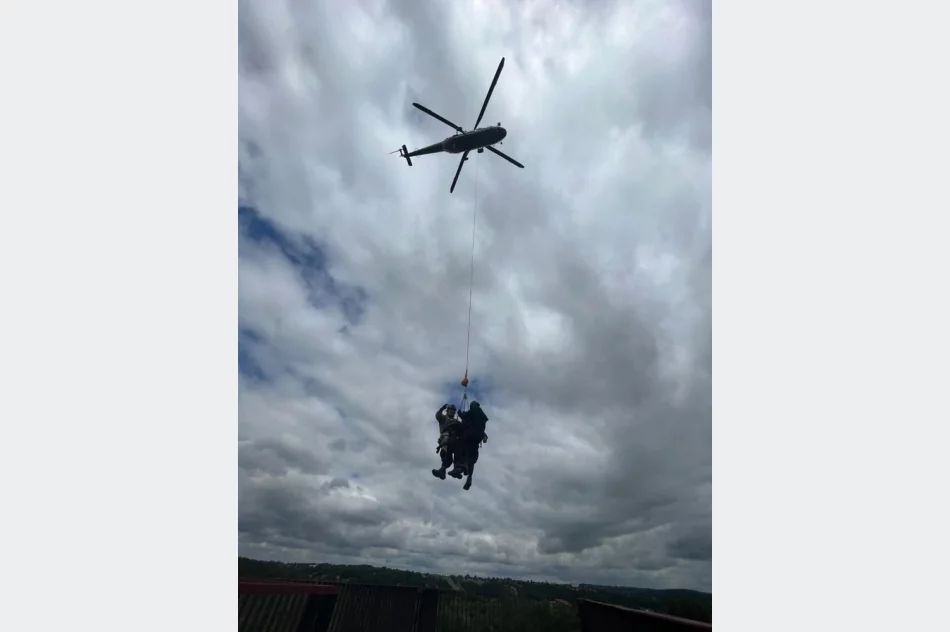 GOPR i Policja połączyły siły w szkoleniu z udziałem śmigłowca - zdjęcie 6