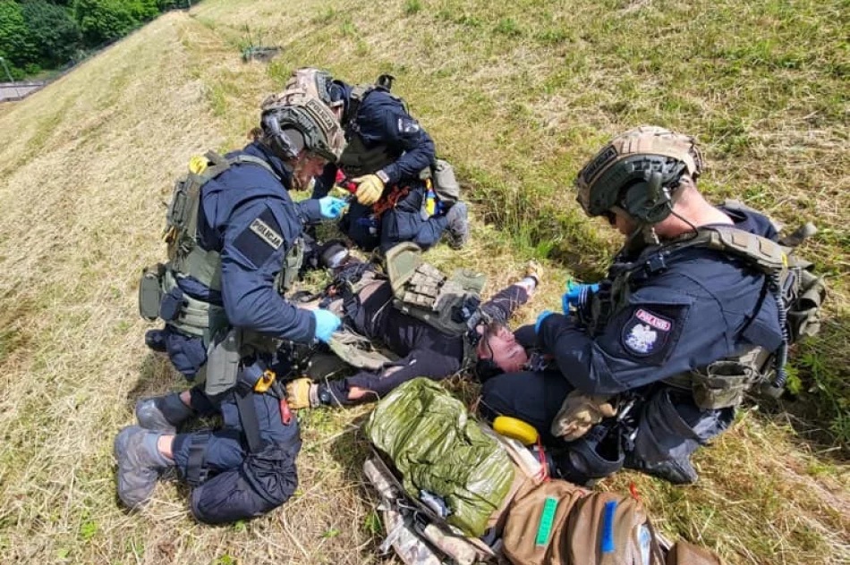 GOPR i Policja połączyły siły w szkoleniu z udziałem śmigłowca - zdjęcie 9