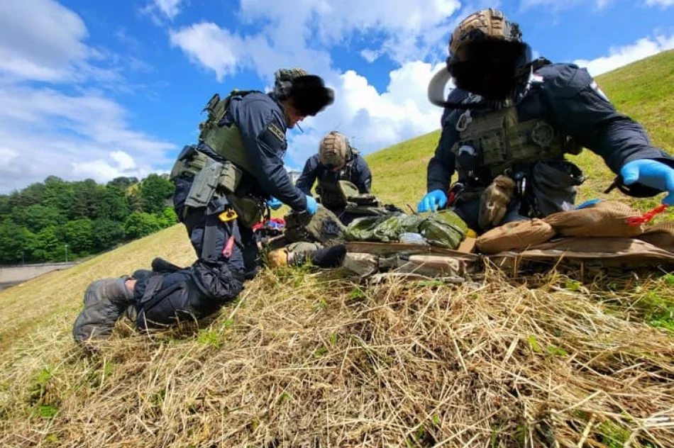 GOPR i Policja połączyły siły w szkoleniu z udziałem śmigłowca - zdjęcie 10