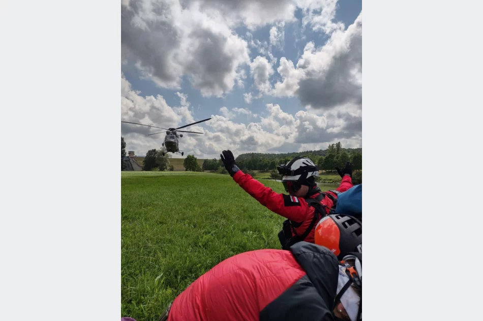 GOPR i Policja połączyły siły w szkoleniu z udziałem śmigłowca - zdjęcie 13