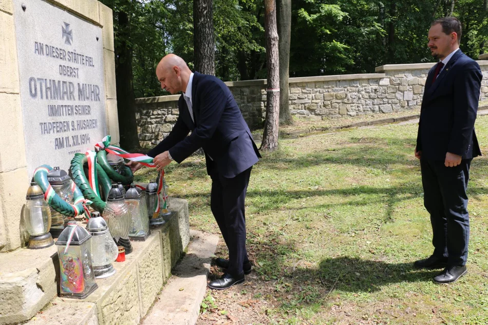 Wizyta delegacji z Instytutu i Muzeum Historii Wojskowości w Budapeszcie oraz Konsula Generalnego Węgier w Mieście Limanowa - zdjęcie 2