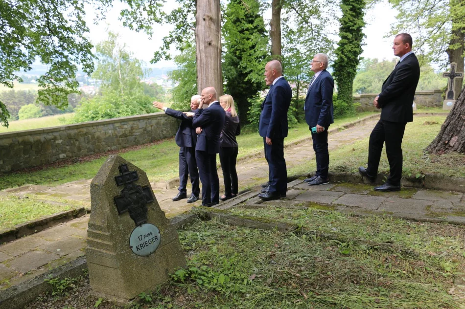 Wizyta delegacji z Instytutu i Muzeum Historii Wojskowości w Budapeszcie oraz Konsula Generalnego Węgier w Mieście Limanowa - zdjęcie 10