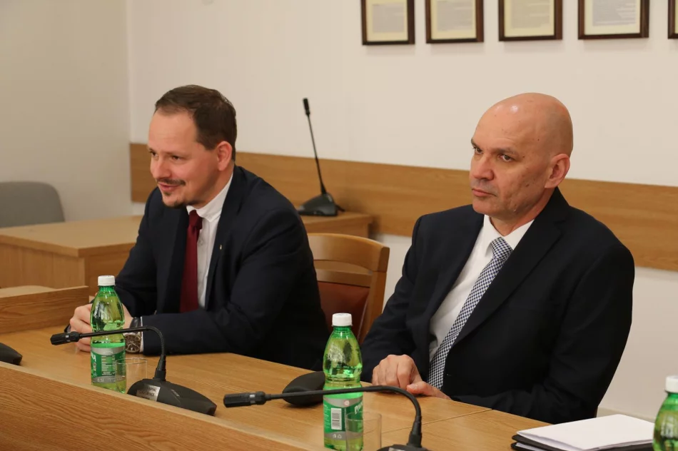 Wizyta delegacji z Instytutu i Muzeum Historii Wojskowości w Budapeszcie oraz Konsula Generalnego Węgier w Mieście Limanowa - zdjęcie 12