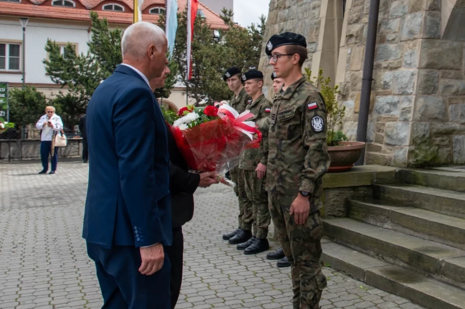 Oddano hołd ofiarom niemieckich nazistowskich obozów - zdjęcie 3