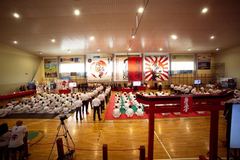 Turniej „One World One Kyokushin” przyciągnął do Limanowej młodych karateków - zdjęcie 10