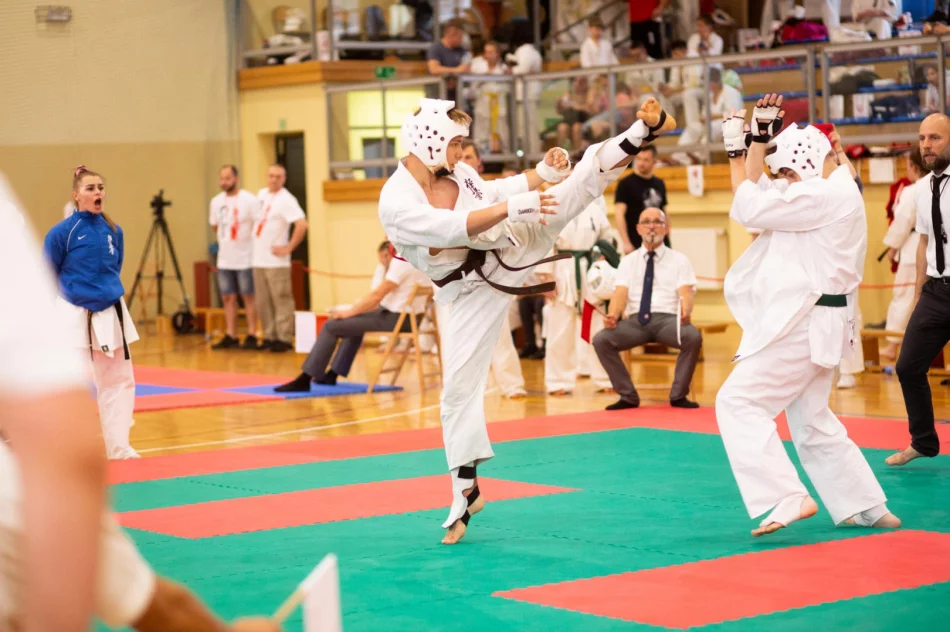 Turniej „One World One Kyokushin” przyciągnął do Limanowej młodych karateków - zdjęcie 15