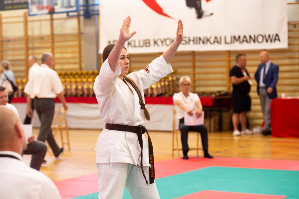 Turniej „One World One Kyokushin” przyciągnął do Limanowej młodych karateków - zdjęcie 19